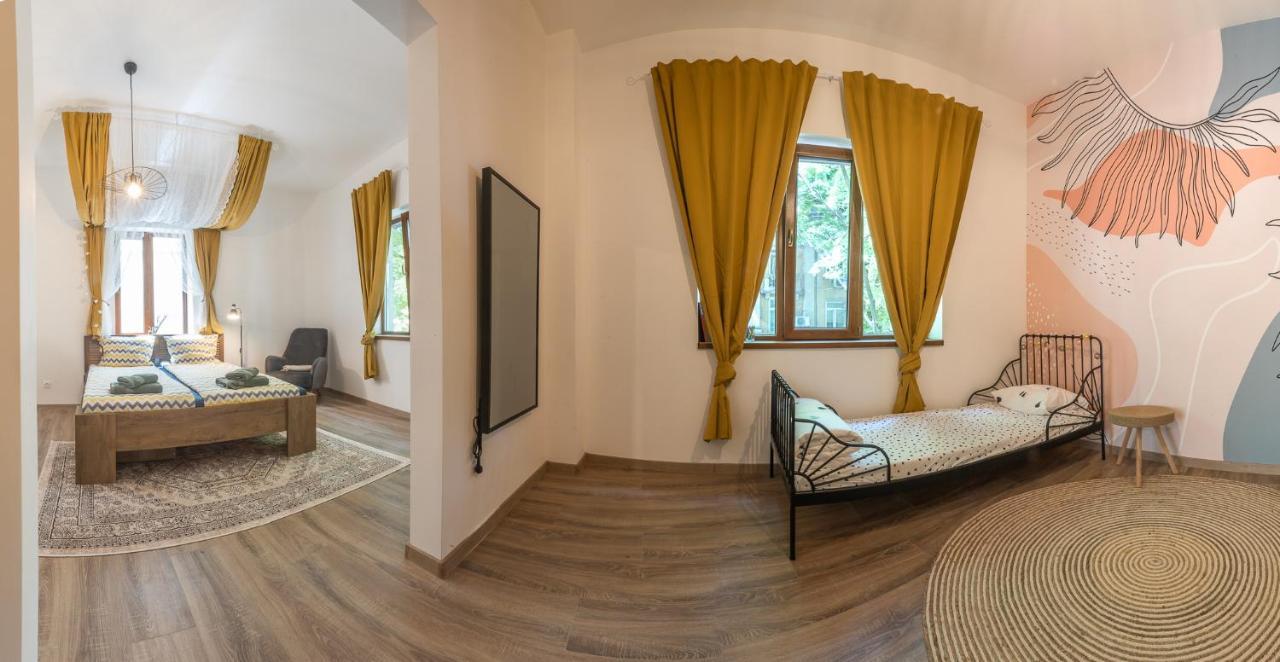 Linden House - A Lovely Apartment In Central Varna Exterior foto