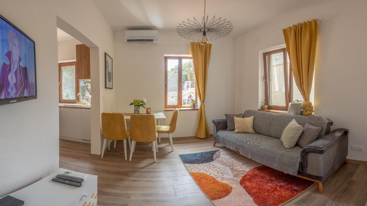 Linden House - A Lovely Apartment In Central Varna Exterior foto